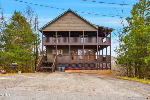 2016 Oakmont Drive, Sevierville, TN 37876