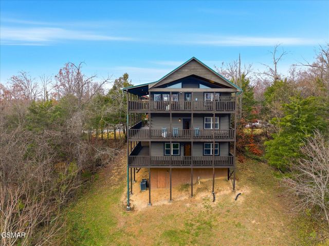 2016 Oakmont Drive, Sevierville, TN 37876