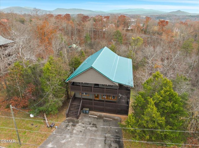 2016 Oakmont Drive, Sevierville, TN 37876