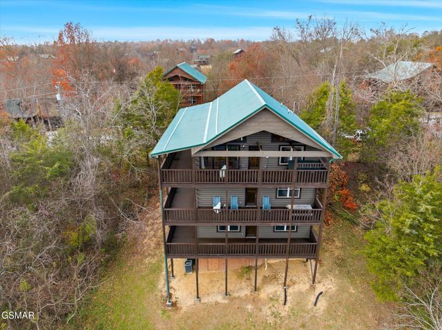 2016 Oakmont Drive, Sevierville, TN 37876