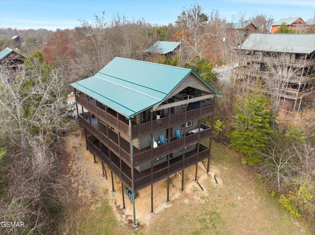2016 Oakmont Drive, Sevierville, TN 37876