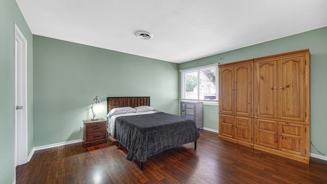 975 Millpond Road N, Valparaiso, IN 46385