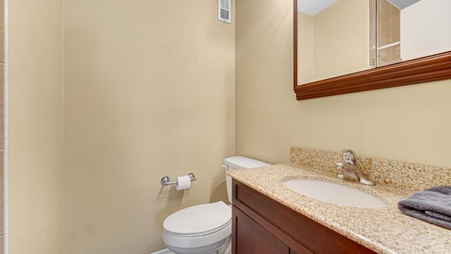 975 Millpond Road N, Valparaiso, IN 46385