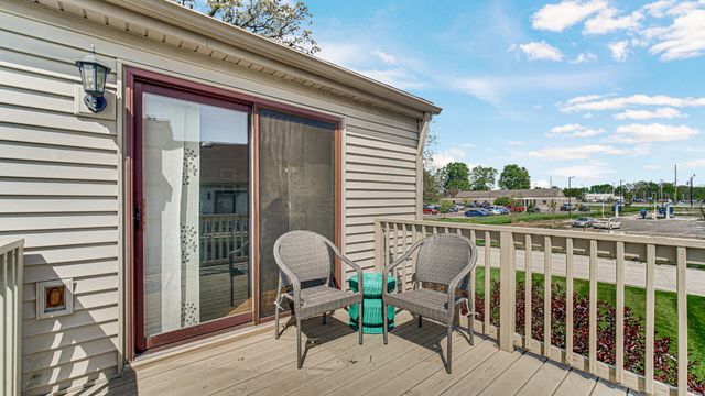 975 Millpond Road N, Valparaiso, IN 46385