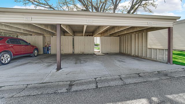 975 Millpond Road N, Valparaiso, IN 46385