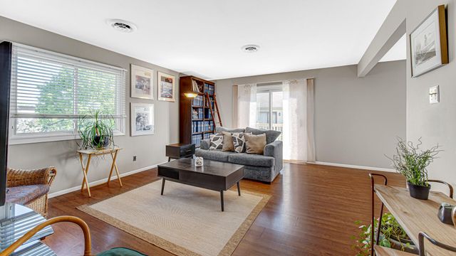 975 Millpond Road N, Valparaiso, IN 46385
