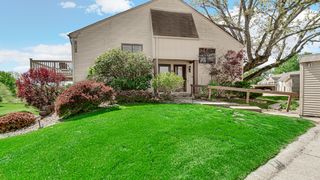 975 Millpond Road N, Valparaiso, IN 46385