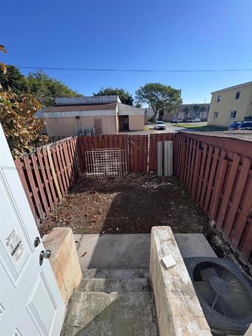 8463 NW 4th Ct 8463, Miami, FL 33150