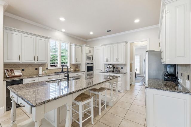 781 Lark Street, Lantana, TX 76226