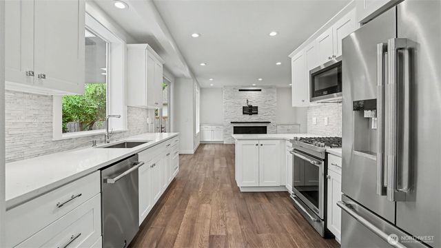 25506 SE 41st Lane, Sammamish, WA 98029