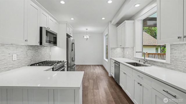 25506 SE 41st Lane, Sammamish, WA 98029