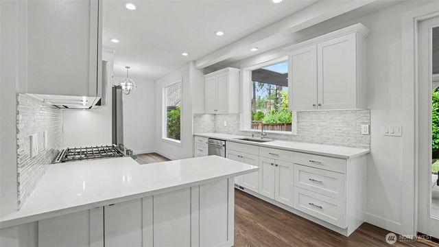 25506 SE 41st Lane, Sammamish, WA 98029