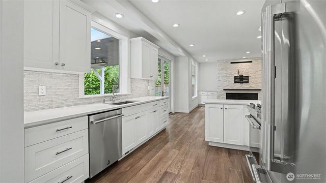 25506 SE 41st Lane, Sammamish, WA 98029