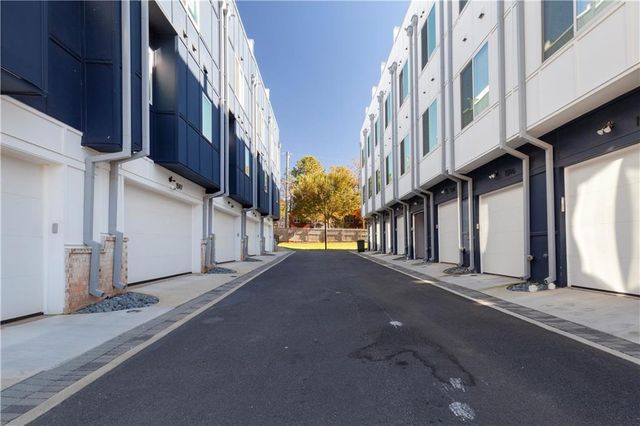 1606 Rock Dam Drive 11, Atlanta, GA 30317