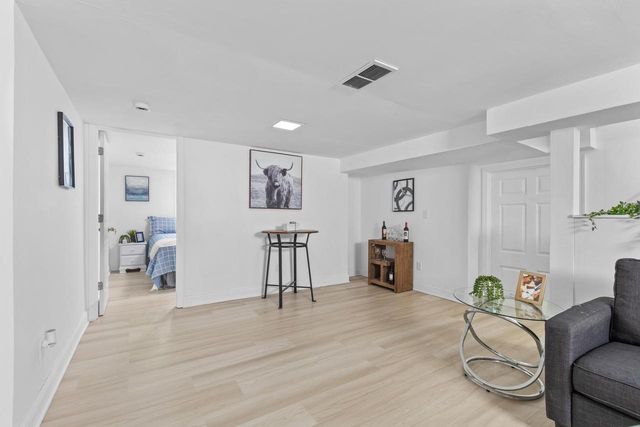 550 N Riverside DRIVE, Saukville, WI 53080