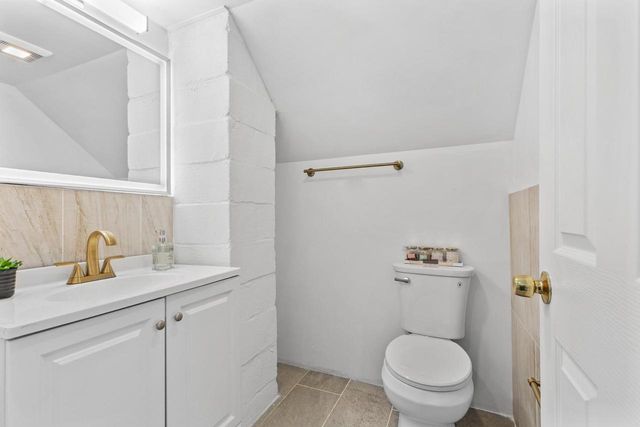 550 N Riverside DRIVE, Saukville, WI 53080