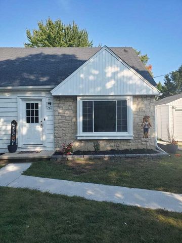 550 N Riverside DRIVE, Saukville, WI 53080