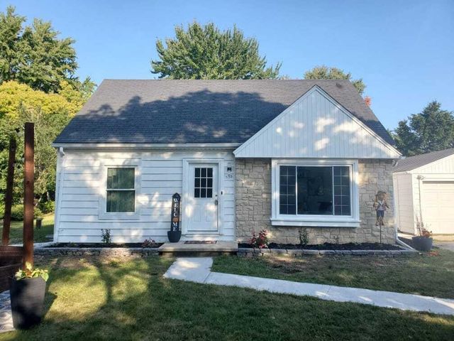 550 N Riverside DRIVE, Saukville, WI 53080