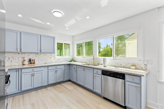 550 N Riverside DRIVE, Saukville, WI 53080