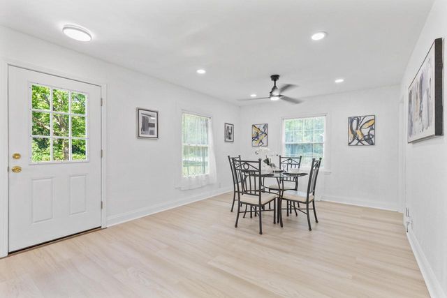 550 N Riverside DRIVE, Saukville, WI 53080