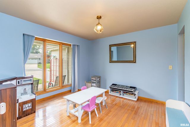 415 MACKENZIE Place, Germantown Hills, IL 61548