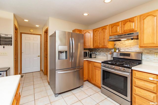 415 MACKENZIE Place, Germantown Hills, IL 61548