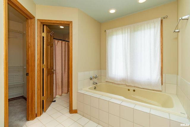 415 MACKENZIE Place, Germantown Hills, IL 61548