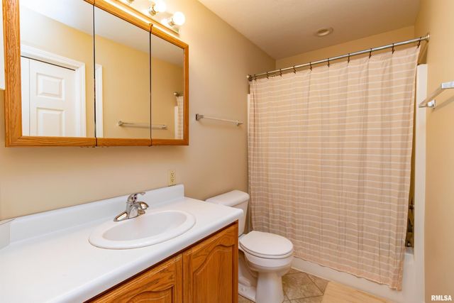 415 MACKENZIE Place, Germantown Hills, IL 61548