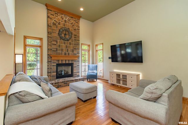 415 MACKENZIE Place, Germantown Hills, IL 61548
