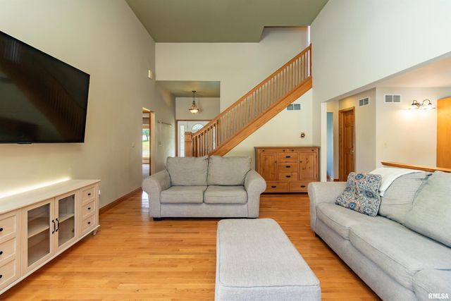 415 MACKENZIE Place, Germantown Hills, IL 61548