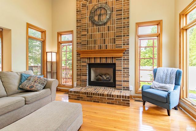 415 MACKENZIE Place, Germantown Hills, IL 61548