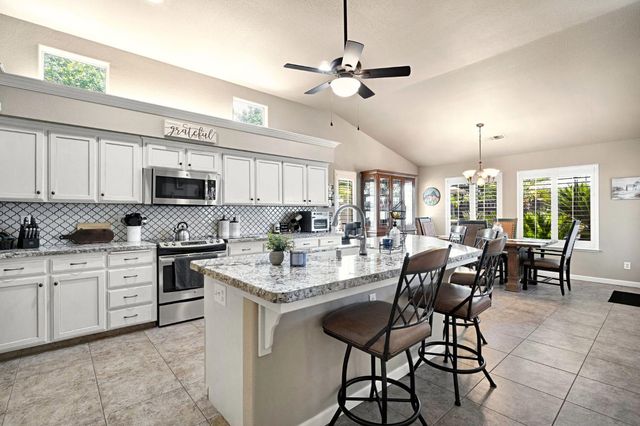7672 N Dante Avenue, Fresno, CA 93722