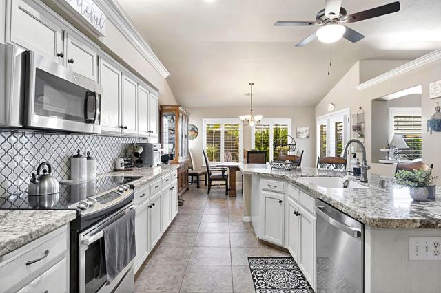 7672 N Dante Avenue, Fresno, CA 93722