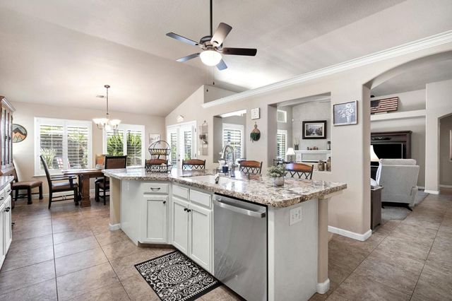 7672 N Dante Avenue, Fresno, CA 93722