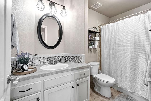 7672 N Dante Avenue, Fresno, CA 93722