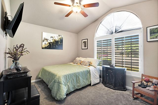 7672 N Dante Avenue, Fresno, CA 93722