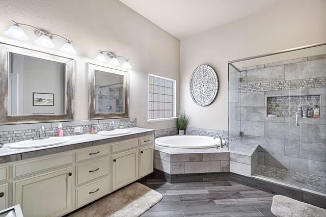 7672 N Dante Avenue, Fresno, CA 93722