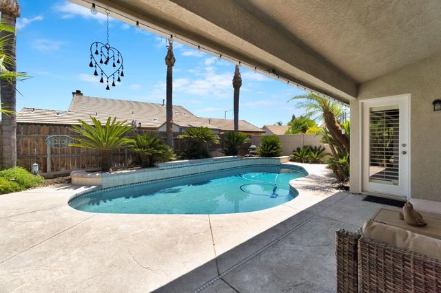 7672 N Dante Avenue, Fresno, CA 93722