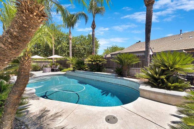 7672 N Dante Avenue, Fresno, CA 93722