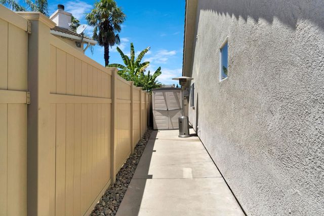 7672 N Dante Avenue, Fresno, CA 93722