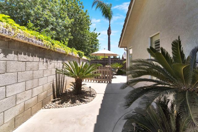 7672 N Dante Avenue, Fresno, CA 93722