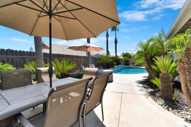 7672 N Dante Avenue, Fresno, CA 93722