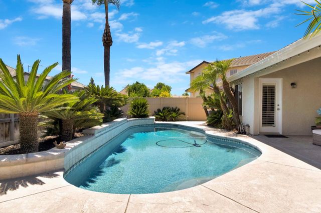 7672 N Dante Avenue, Fresno, CA 93722