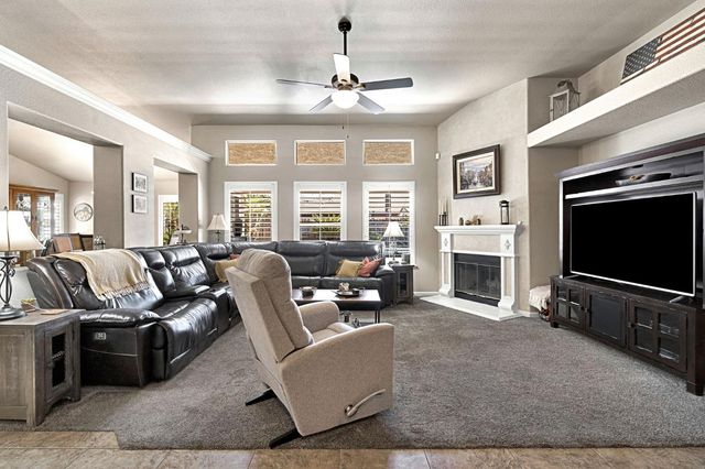 7672 N Dante Avenue, Fresno, CA 93722