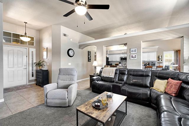 7672 N Dante Avenue, Fresno, CA 93722