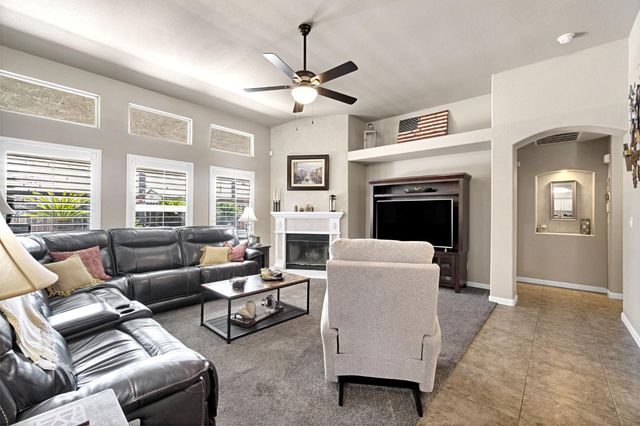 7672 N Dante Avenue, Fresno, CA 93722