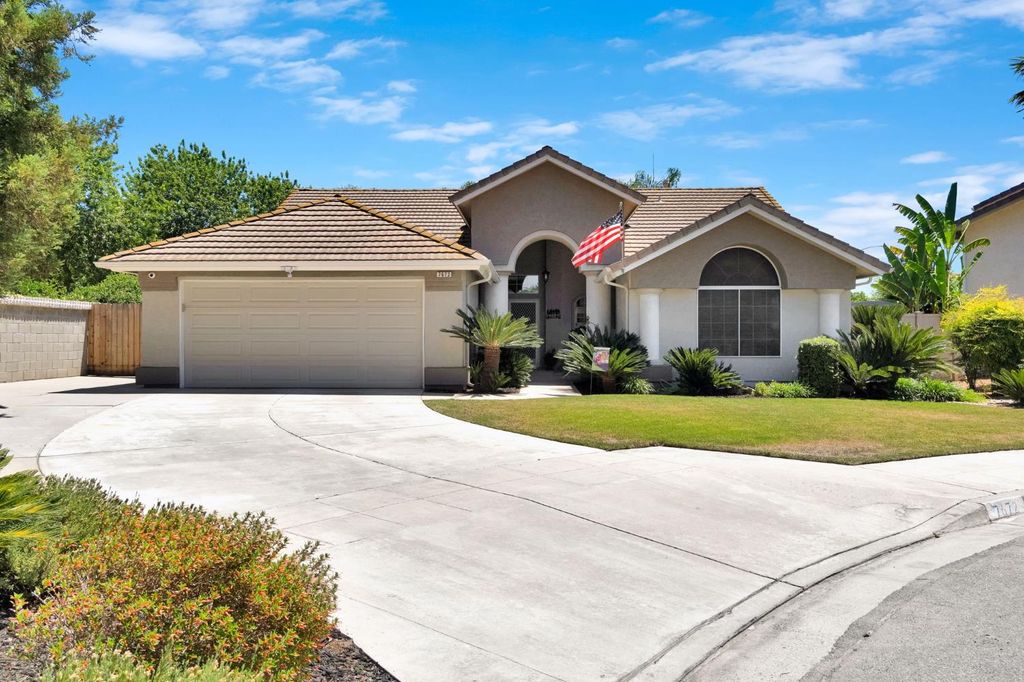 7672 N Dante Avenue, Fresno, CA 93722