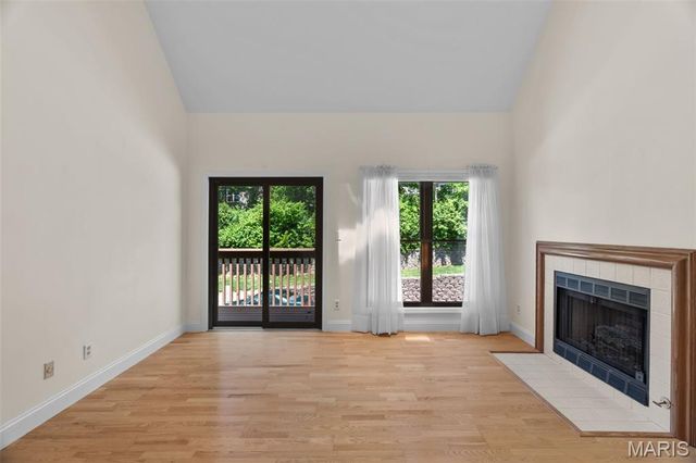 5168 Hollow Wood Court D, St Louis, MO 63128