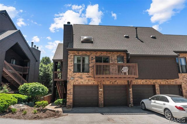 5168 Hollow Wood Court D, St Louis, MO 63128