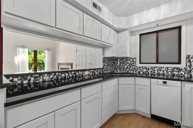 5168 Hollow Wood Court D, St Louis, MO 63128